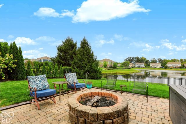 8856 Spring Violet Place, Zionsville, IN 46077
