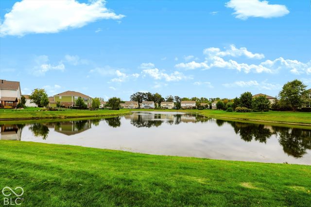 8856 Spring Violet Place, Zionsville, IN 46077