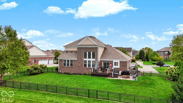 8856 Spring Violet Place, Zionsville, IN 46077