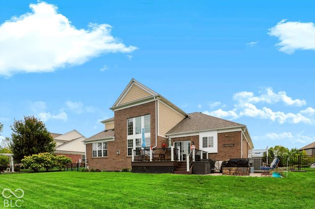 8856 Spring Violet Place, Zionsville, IN 46077