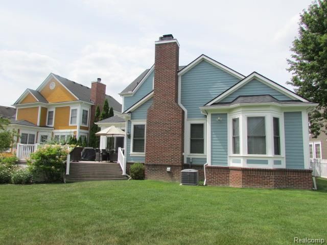 556 McKinley Circle, Canton Charter Township, MI 48188