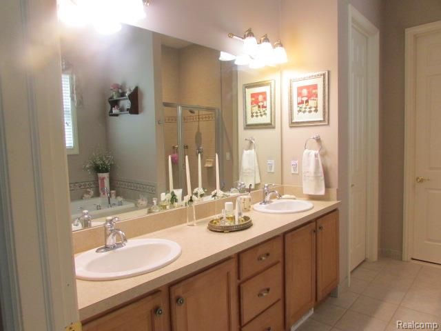 556 McKinley Circle, Canton Charter Township, MI 48188
