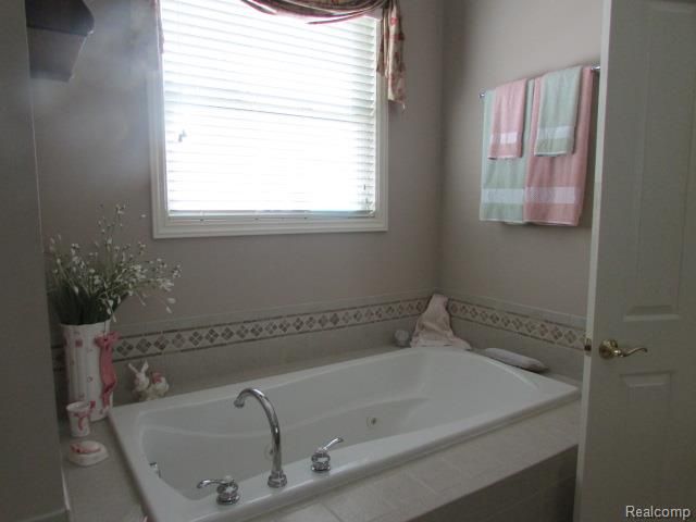 556 McKinley Circle, Canton Charter Township, MI 48188
