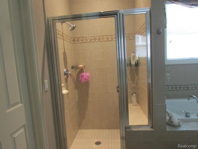 556 McKinley Circle, Canton Charter Township, MI 48188