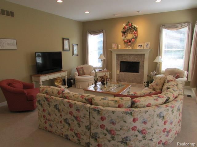 556 McKinley Circle, Canton Charter Township, MI 48188