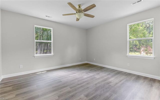 1612 Nansemond PW, Suffolk, VA 23434