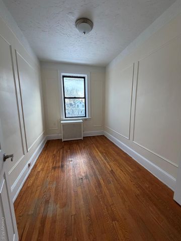 810 Jericho Turnpike 2, New Hyde Park, NY 11040