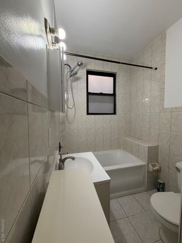 810 Jericho Turnpike 2, New Hyde Park, NY 11040