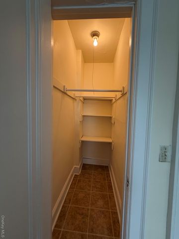 810 Jericho Turnpike 2, New Hyde Park, NY 11040