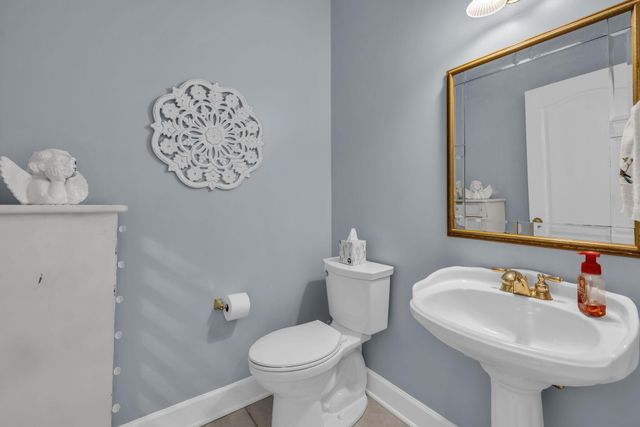 1096 Harbor Landing Drive, Soddy Daisy, TN 37379