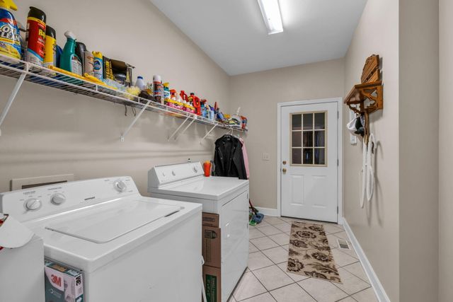 1096 Harbor Landing Drive, Soddy Daisy, TN 37379