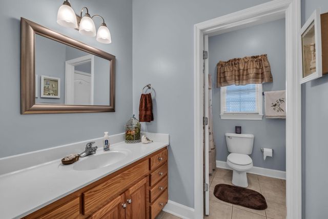 1096 Harbor Landing Drive, Soddy Daisy, TN 37379