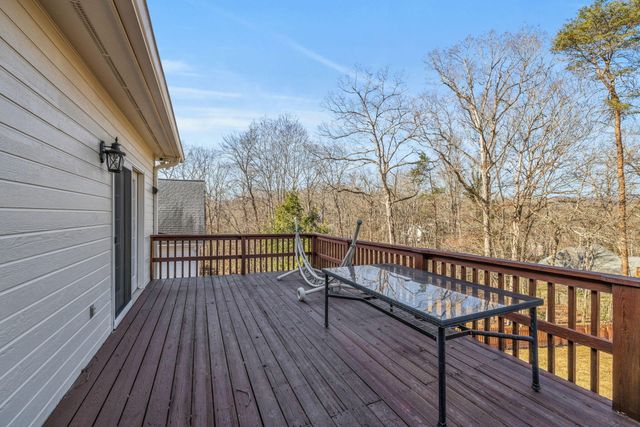 1096 Harbor Landing Drive, Soddy Daisy, TN 37379