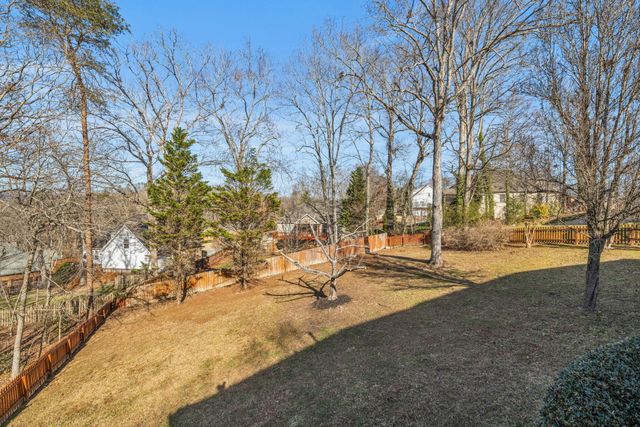 1096 Harbor Landing Drive, Soddy Daisy, TN 37379