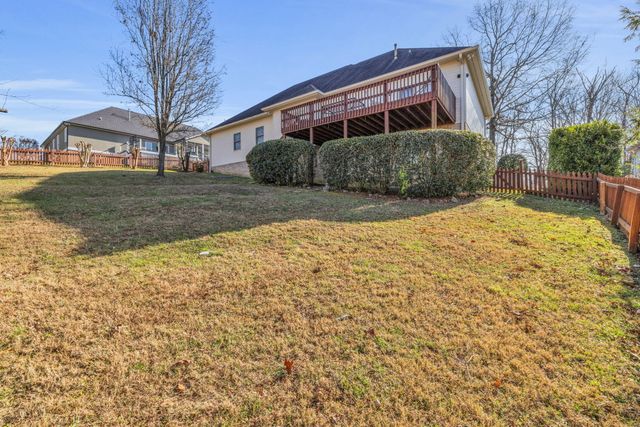 1096 Harbor Landing Drive, Soddy Daisy, TN 37379