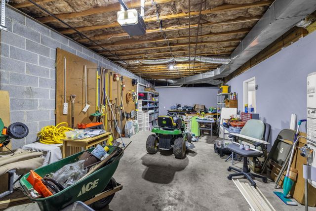 1096 Harbor Landing Drive, Soddy Daisy, TN 37379