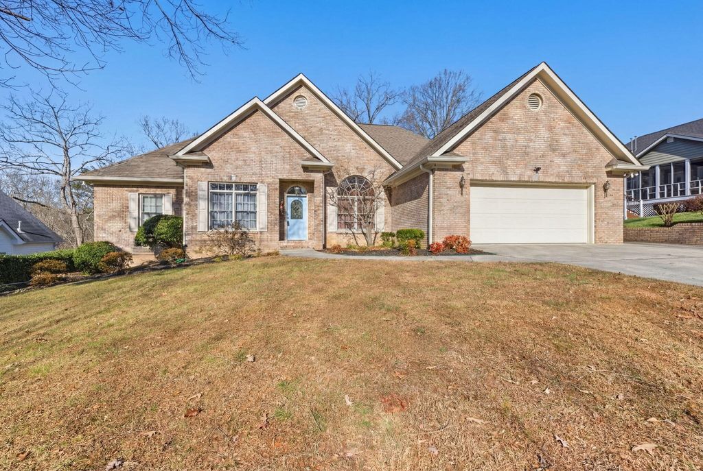 1096 Harbor Landing Drive, Soddy Daisy, TN 37379