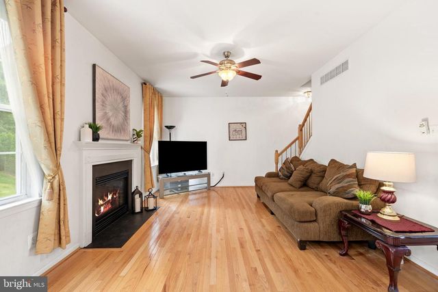 8 KINGSLEY CT, East Windsor, NJ 08520