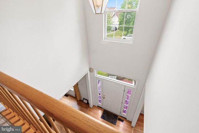 8 KINGSLEY CT, East Windsor, NJ 08520