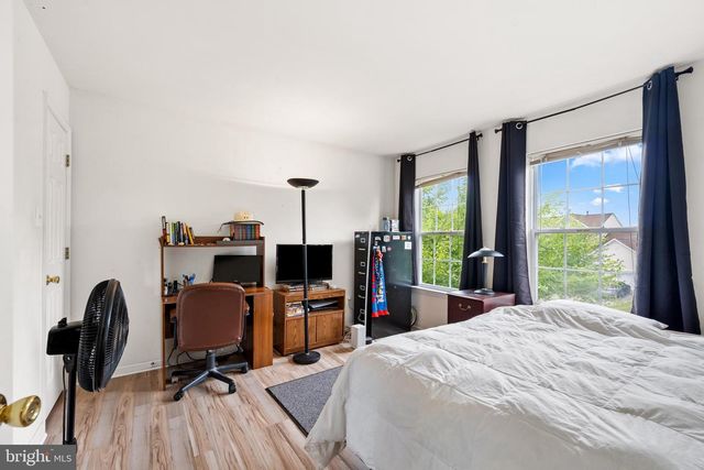 8 KINGSLEY CT, East Windsor, NJ 08520