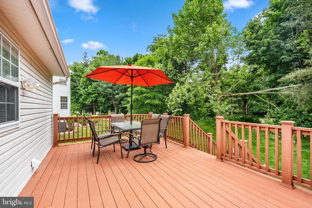 8 KINGSLEY CT, East Windsor, NJ 08520