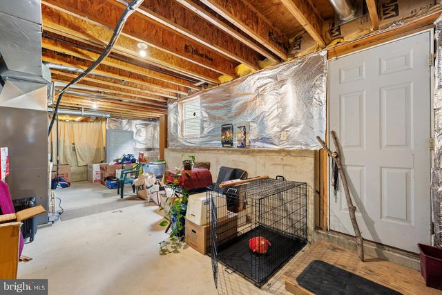 8 KINGSLEY CT, East Windsor, NJ 08520