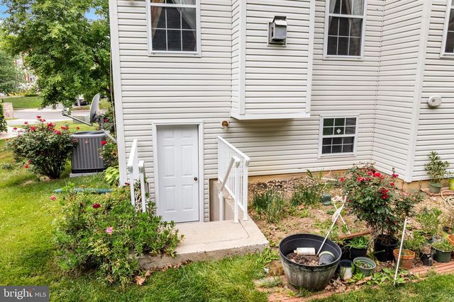 8 KINGSLEY CT, East Windsor, NJ 08520