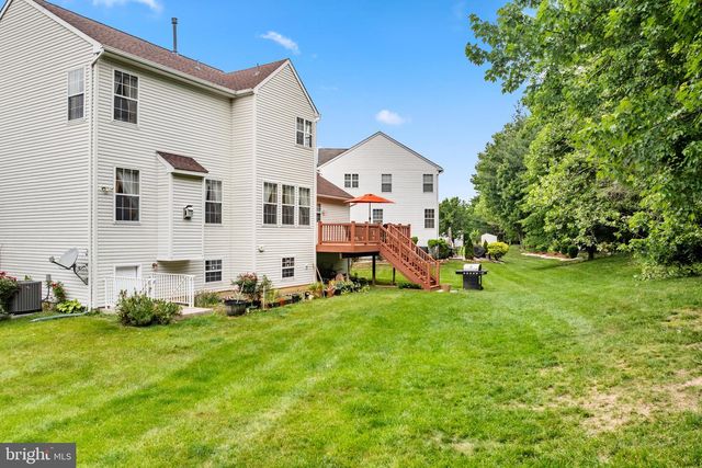 8 KINGSLEY CT, East Windsor, NJ 08520