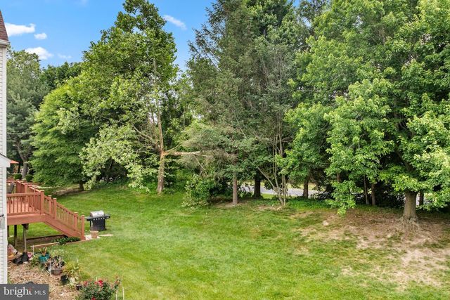8 KINGSLEY CT, East Windsor, NJ 08520