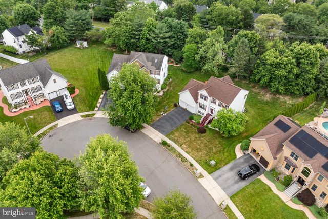 8 KINGSLEY CT, East Windsor, NJ 08520