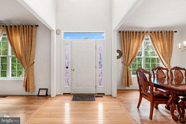 8 KINGSLEY CT, East Windsor, NJ 08520
