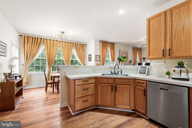 8 KINGSLEY CT, East Windsor, NJ 08520