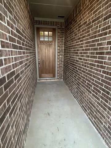 3513 Helena Street, Gainesville, TX 76240