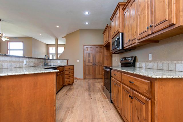 1007 E Lloyd Street, Ozark, MO 65721