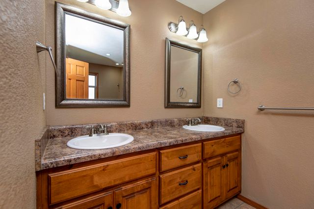 1007 E Lloyd Street, Ozark, MO 65721