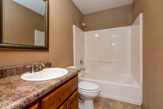 1007 E Lloyd Street, Ozark, MO 65721