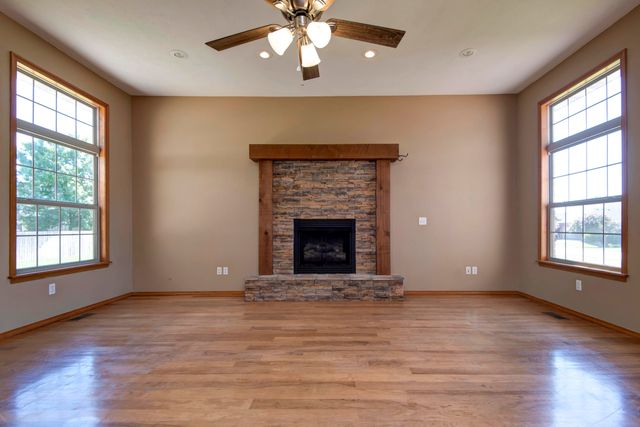 1007 E Lloyd Street, Ozark, MO 65721