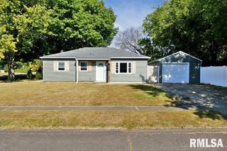 937 W KENWICK Lane, Peoria, IL 61614