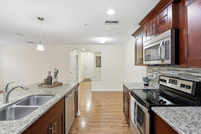 5041 ROYAL PALMS WAY 202, New Port Richey, FL 34652