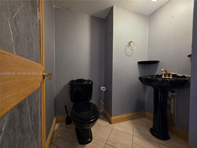 2780 NE 183rd Street 1111, Aventura, FL 33160