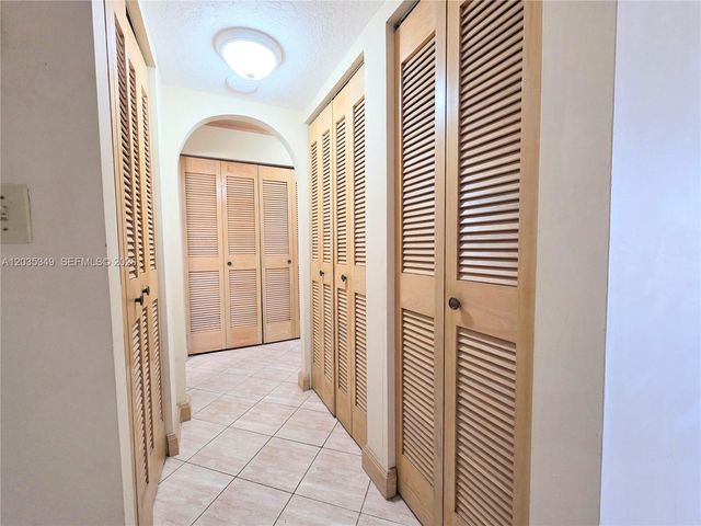 2780 NE 183rd Street 1111, Aventura, FL 33160
