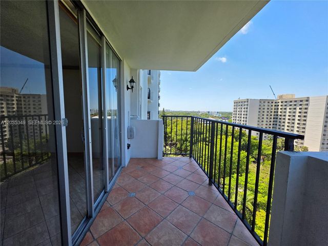 2780 NE 183rd Street 1111, Aventura, FL 33160