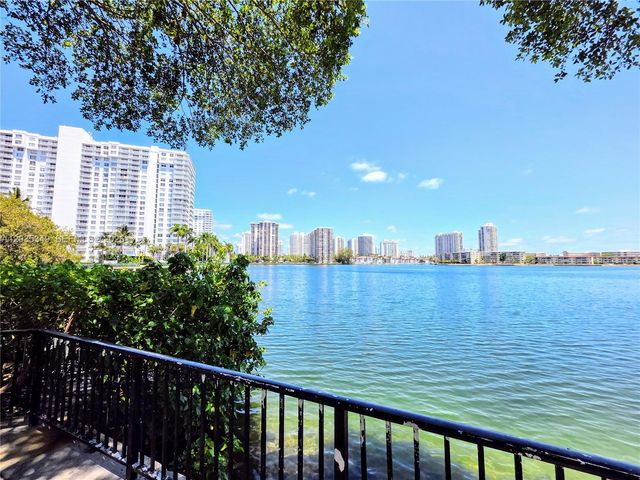 2780 NE 183rd Street 1111, Aventura, FL 33160