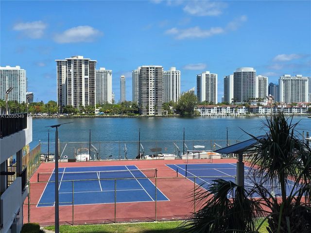 2780 NE 183rd Street 1111, Aventura, FL 33160