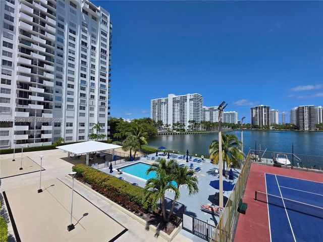 2780 NE 183rd Street 1111, Aventura, FL 33160