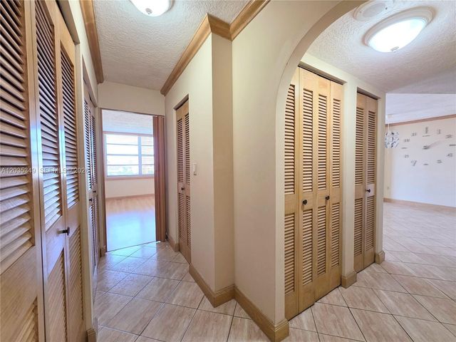 2780 NE 183rd Street 1111, Aventura, FL 33160