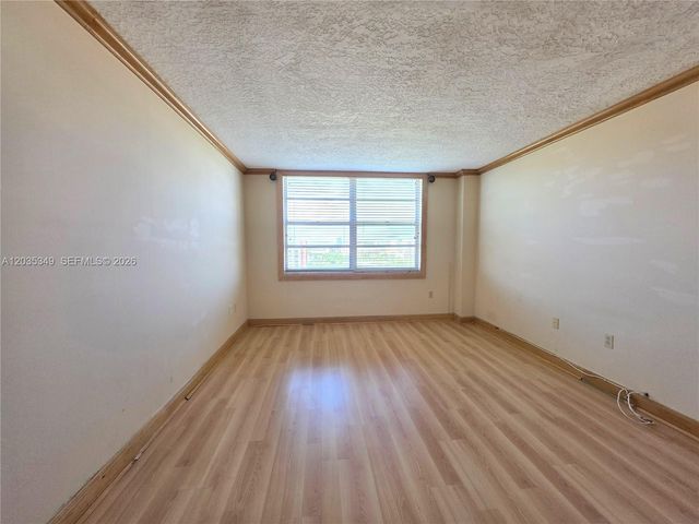 2780 NE 183rd Street 1111, Aventura, FL 33160