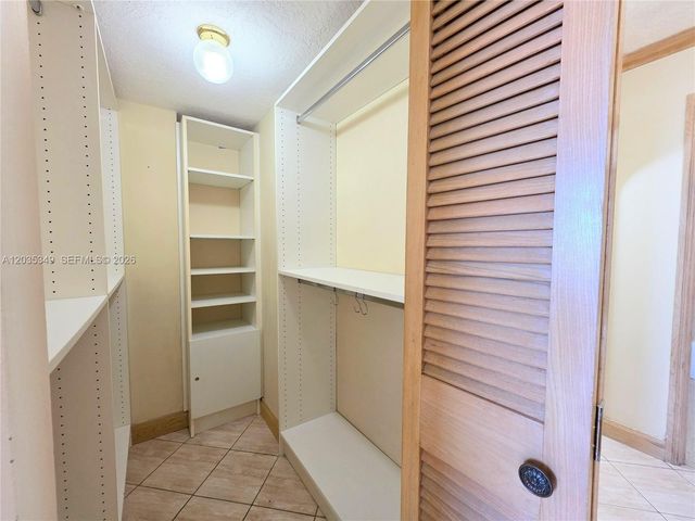 2780 NE 183rd Street 1111, Aventura, FL 33160