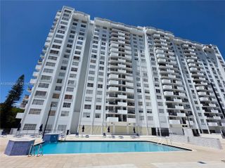 2780 NE 183rd Street 1111, Aventura, FL 33160