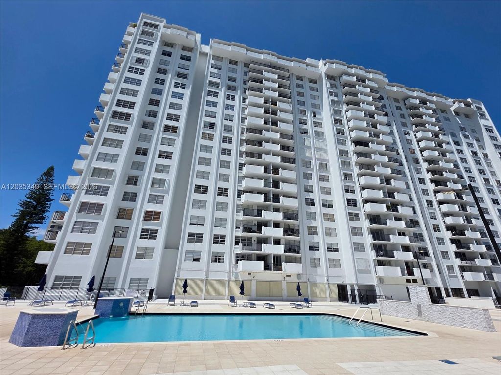 2780 NE 183rd Street 1111, Aventura, FL 33160